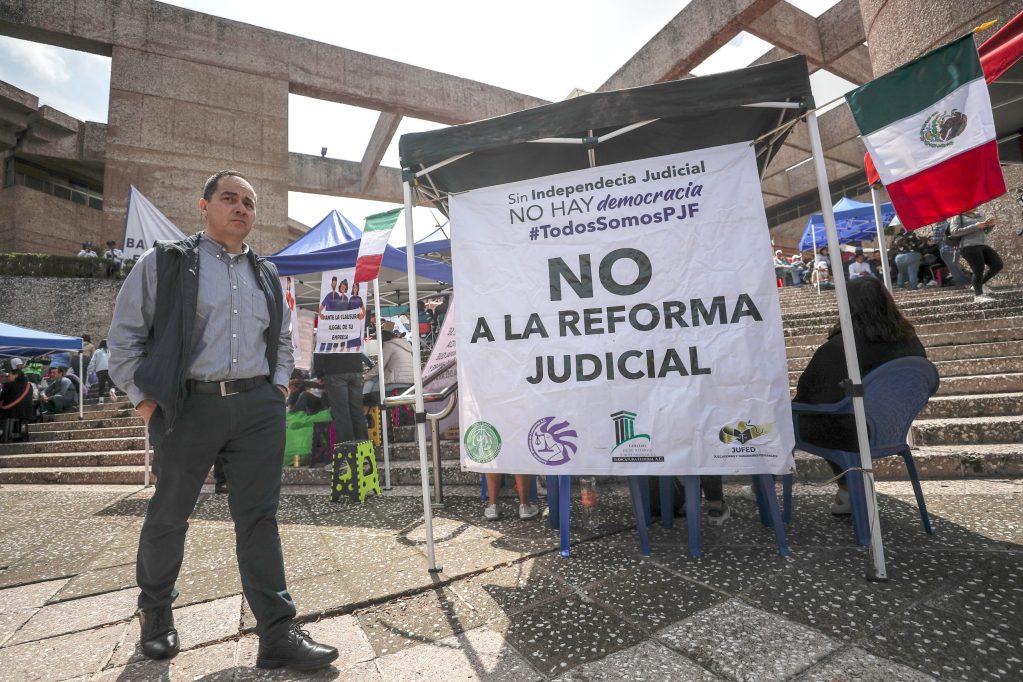 A cuatro día de paro de trabajadores judiciales, convocan a marcha nacional contra reforma al Poder Judicial de AMLO