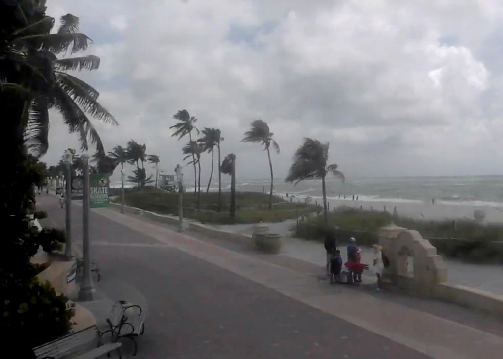 La costa de Florida empieza a sentir los efectos de “Debby”