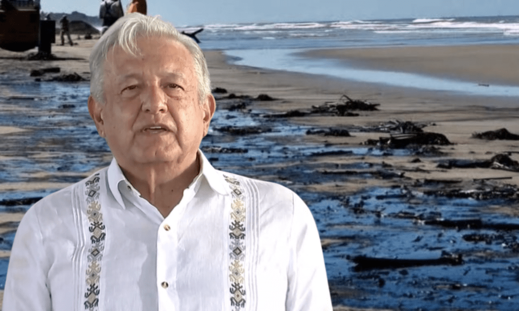 A dos semana de unaugurar la producción, Dos Bocas contamina con chapopote Playa del Sol en Tabasco, tierra de AMLO y también Rio Seco.