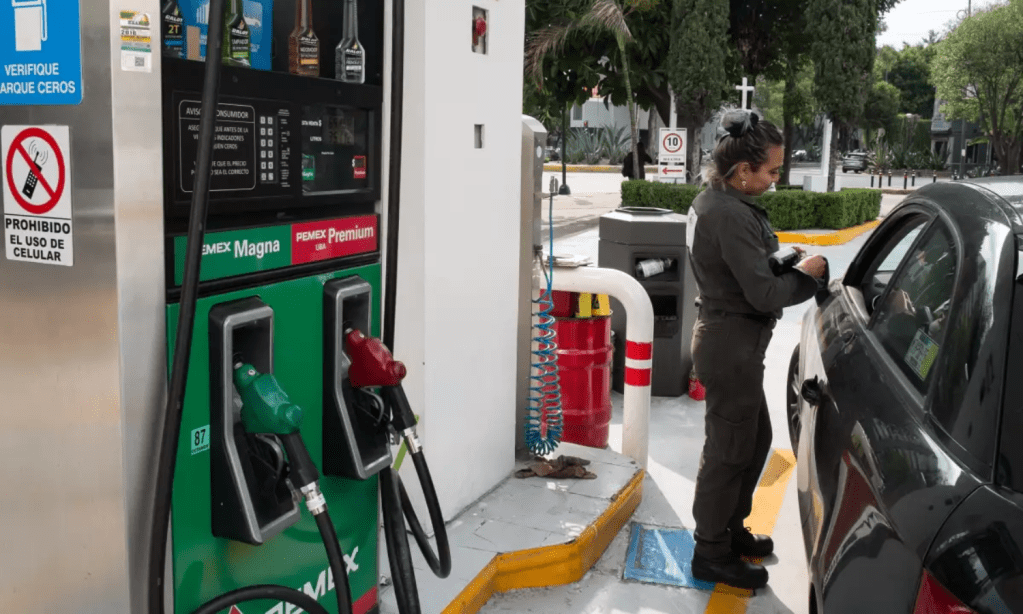 La gasolina más cara de la historia en México con gobierno de AMLO: CRE