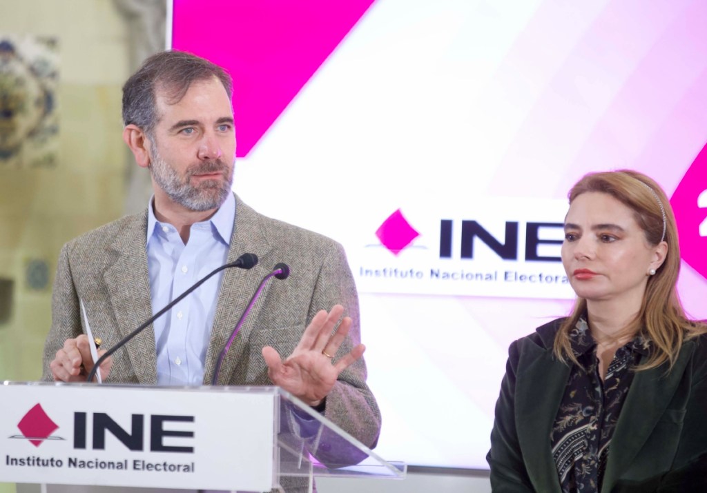 Lorenzo Córdova, exconsejero presidente del Instituto Nacional Electoral, acusó de autoritario al oficialismo ante la sobrerrepresentación