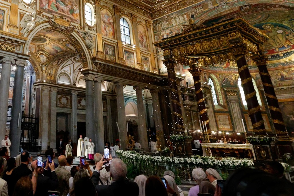 El papa Francisco, ayer en la Basílica Papal de Santa María la Mayor