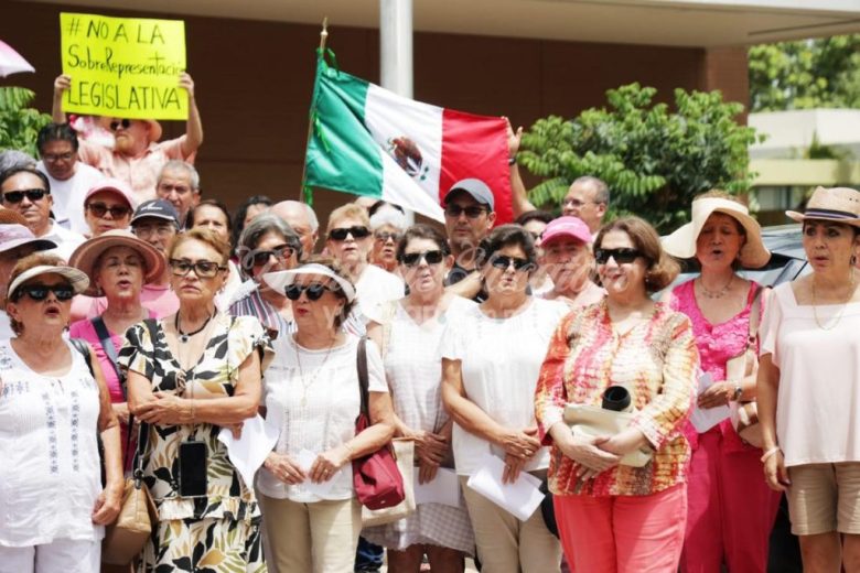 Manifestación contra la sobrerrepresentación legislativa