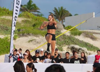 ¡Cancún se pone en forma! Más de 200 personas se unen a la clase Beach Fit en Playa Delfines