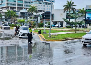 Autoridades advierten: lo que todo conductor debe saber ante las lluvias en Cancún