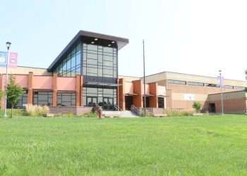 Adolescente gravemente herido en un tiroteo en una escuela de Nebraska