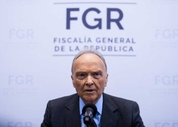 Alejandro Gertz Manero se queda en la FGR: confirma Claudia Sheinbaum