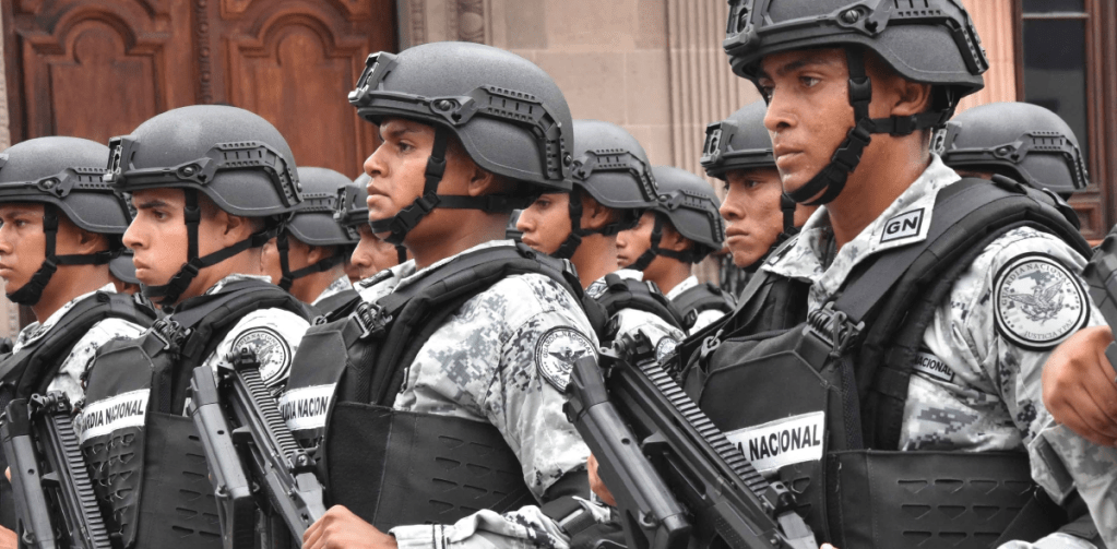 Elementos de la Guardia Nacional en el desfile cívico-militar por la Independencia, el 16 en Nuevo León