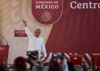 AMLO redujo pobreza, pero aumentó corrupción y desatendió salud: Integralia