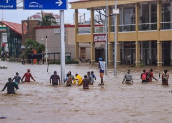 AMLO reporta ocho muertos por paso de John en Guerrero