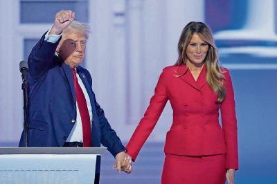 Donald Trump con su esposa Melania, durante la convención nacional del Partido Republicano, en julio