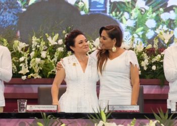 Asiste Mara Lezama al Tercer Informe de la presidenta municipal, Juanita Alonso Marrufo; “En Cozumel, el Gobierno Humanista se tradujo en hechos”