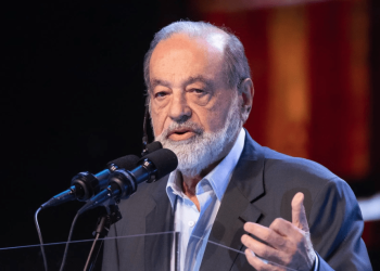 Carlos Slim critica apoyo a jubilados: “Es irracional”; y habla del narco en México