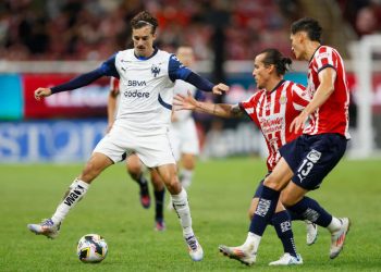 Chivas empata con Rayados, Cruz Azul remonta en Pachuca y Toluca golea al Atlas
