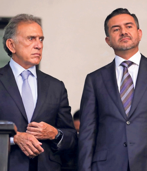 Miguel Ángel Yunes Linares (izquierda) y su hijo Miguel Ángel Yunes Márquez “traicionaron” a la oposición votando en favor de la reforma al Poder Judicial