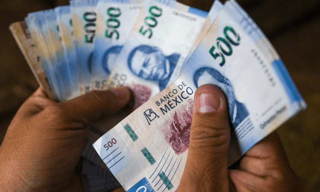 60% de mexicanos endeudados enfrentan serios problemas para poner orden en sus finanzas, revela estudio