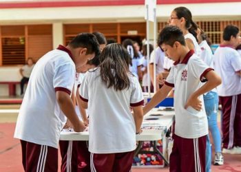 Concluyen actividades de la “Feria de la Salud Mental” dirigido a estudiantes de secundaria: SEQ