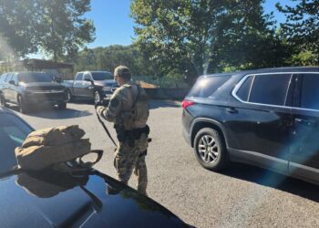 Continúa la búsqueda del autor del tiroteo en Kentucky que dejó cinco heridos