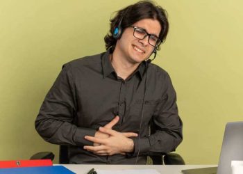 Cuando el retortijón ataca: Los 4 peores momentos en los que nos pega la diarrea en la chamba