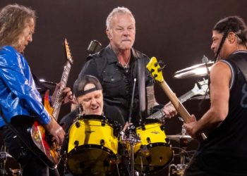 De shows austeros a producciones enormes: Así han cambiado los conciertos de Metallica con el paso de los años
