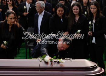 Despiden con máximos honores al fallecido expresidente Fujimori en Perú