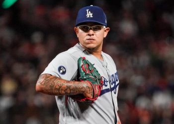 Difunden video en donde el pitcher Julio Urías agrede a su esposa en EE.UU.