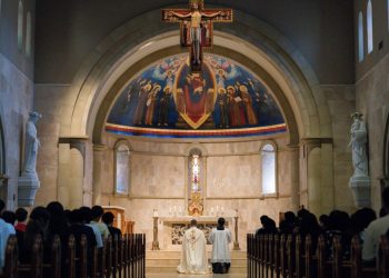 Diócesis católica en NY alcanza acuerdo millonario en caso de abuso sexual