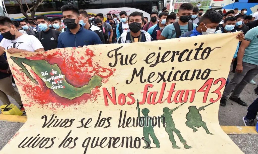 43-desaparecidos-de-ayotzinapa-el-ejercito-los-detuvo-padres-amlo-exonera-a-sedena