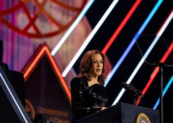 Encuesta señala que ni Taylor Swift ni el debate hacen distanciarse a Harris de Trump