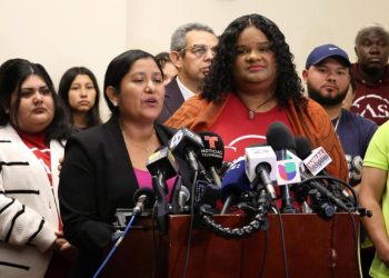 Familiares de víctimas del colapso del puente de Baltimore demandan a empresa del buque