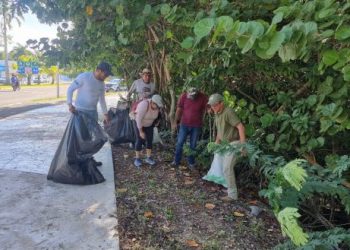 Gobierno del Estado, municipio y comunidad estudiantil unidos en la limpieza de playas: SEMA
