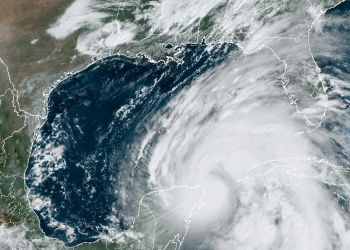 Helene se convierte en huracán, con vientos sostenidos de 130 Km/h