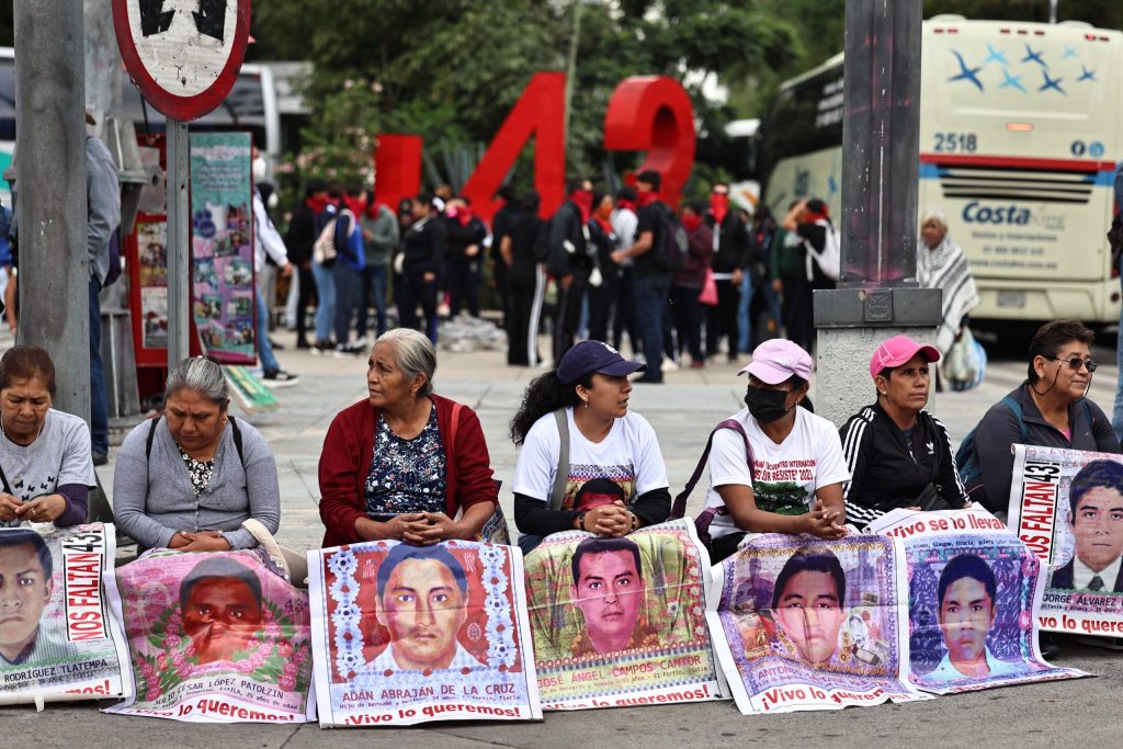 ONU-DH reclama “resultados insatisfactorios” a 10 años de Ayotzinapa; pide renovar esfuerzos para esclarecer desaparición de los normalistas