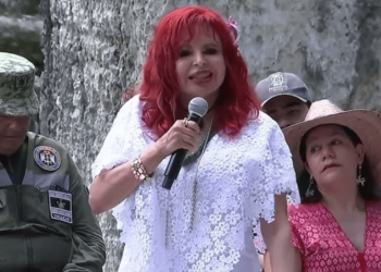 Layda Sansores le lee frase de despedida a AMLO en gira del adiós en Calakmul