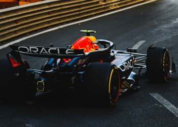 Leclerc saldrá primero en Baku; ‘Checo’ Pérez largará cuarto