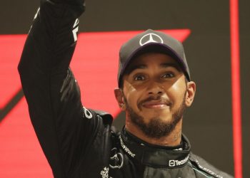 Lewis Hamilton revela que sufre problemas de salud mental desde niño