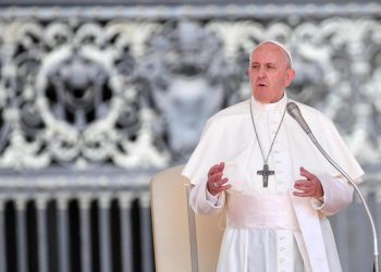 Papa Francisco retoma su agenda después de anular el lunes varias actividades por una gripe