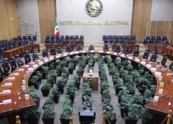 Piden al INE acatar resoluciones de jueces que otorgan amparos contra la reforma judicial