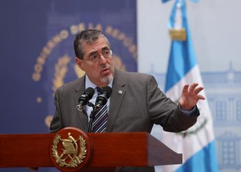 Presidente de Guatemala viaja a México para la investidura de Sheinbaum