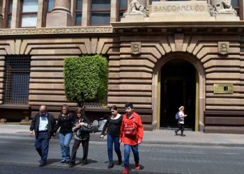 Prevén “leve” recorte en Banxico