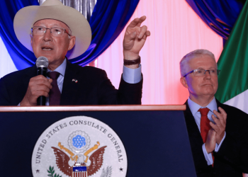 Salazar niega culpabilidad de EE.UU. en crisis en Sinaloa