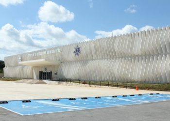 Salda Mara Lezama deuda del C5 e invierte en su equipamiento total; otorga los mejores sueldos del país a la policía