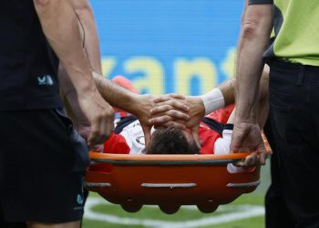 Santiago Giménez estará tres meses fuera de las cancha por lesión