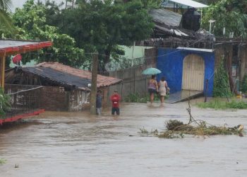 Sube cifra de muertos por paso del huracán John en Guerrero
