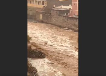 Suben a 10 los muertos por el arrastre de un autobús en las inundaciones de Marruecos