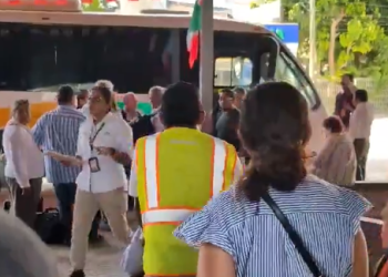 ¡Fiasco en el Tren Maya! Pasajeros Atrapados por Horas y Sin Respuestas