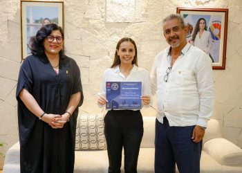 Palacio Municipal de Cancún recibe reconocimiento como edificio destacado por su valor histórico