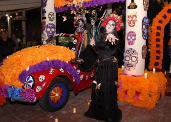 ¡Celebra el Día de Muertos en Cancún! Participa en el IV Festival Hanal Pixán y disfruta de altares, concursos y más.