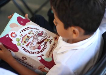 ¿Ya recibiste los tuyos? El programa de entrega de tenis escolares sigue en Cancún