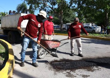 Supervisan bacheo y limpieza en Cancún para mejorar servicios públicos